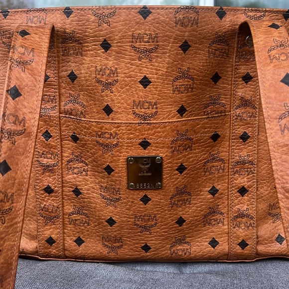 Authentic MCM Large bag Like New! - Picture 2 of 14